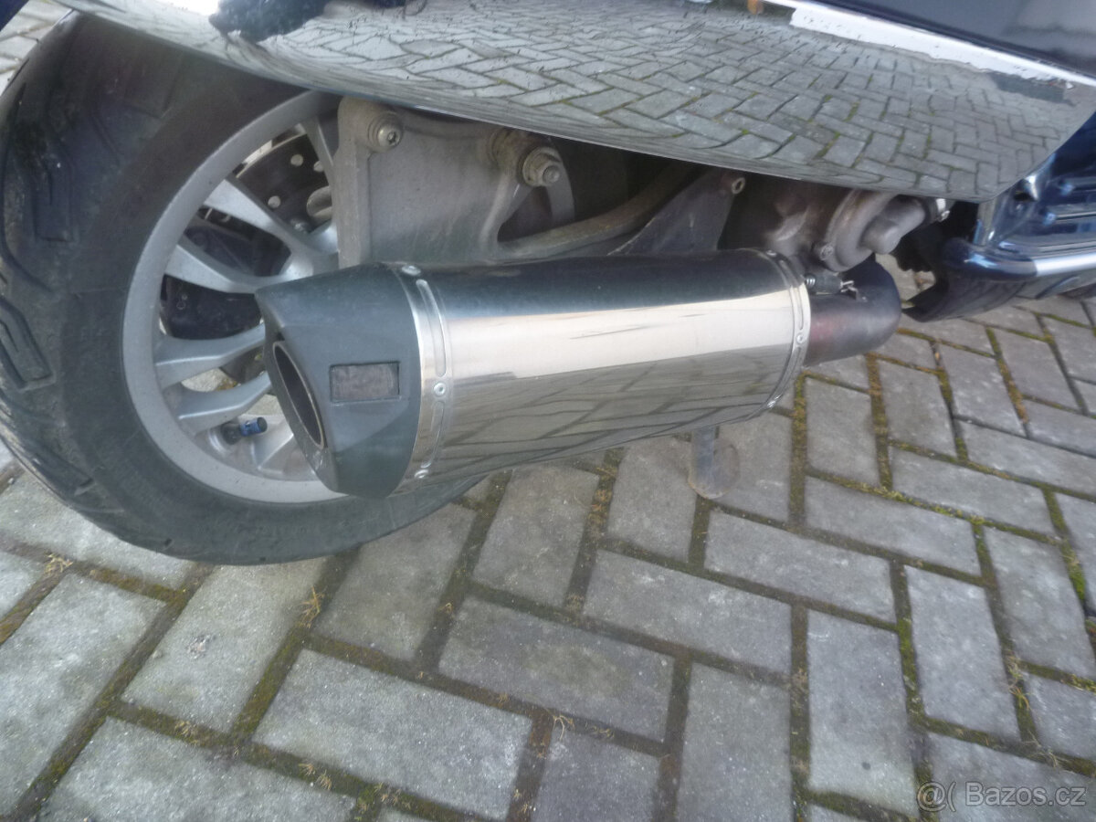 Vespa GTS 250 i.e. - 10