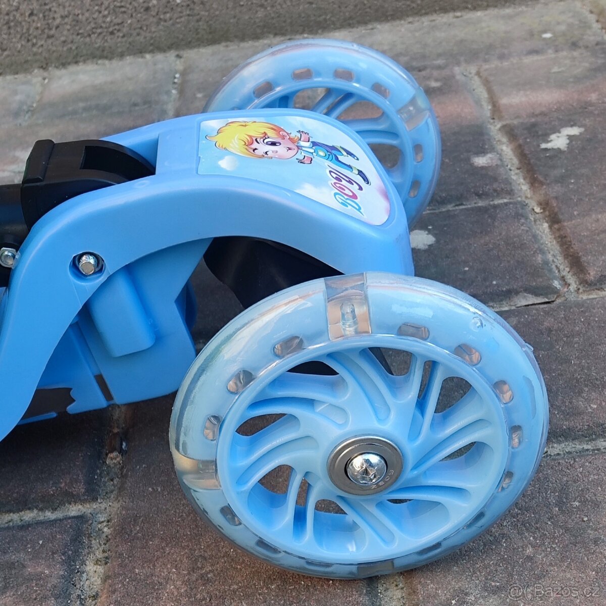 Dětská koloběžka s kufříkem - 10