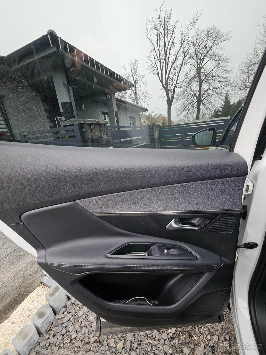 Na prodej Peugeot 3008 - 10