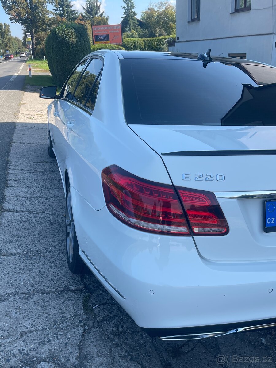 Mercedes E220 - 10