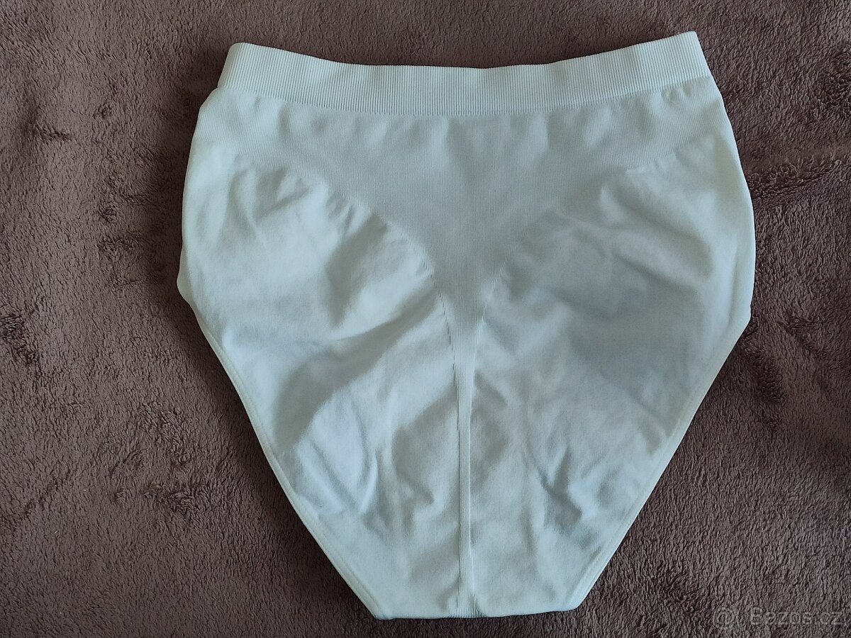 Kalhotky M - L kus 30,- - 10