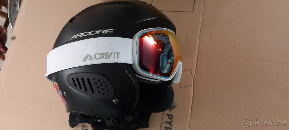 Lyžařská helma - 10