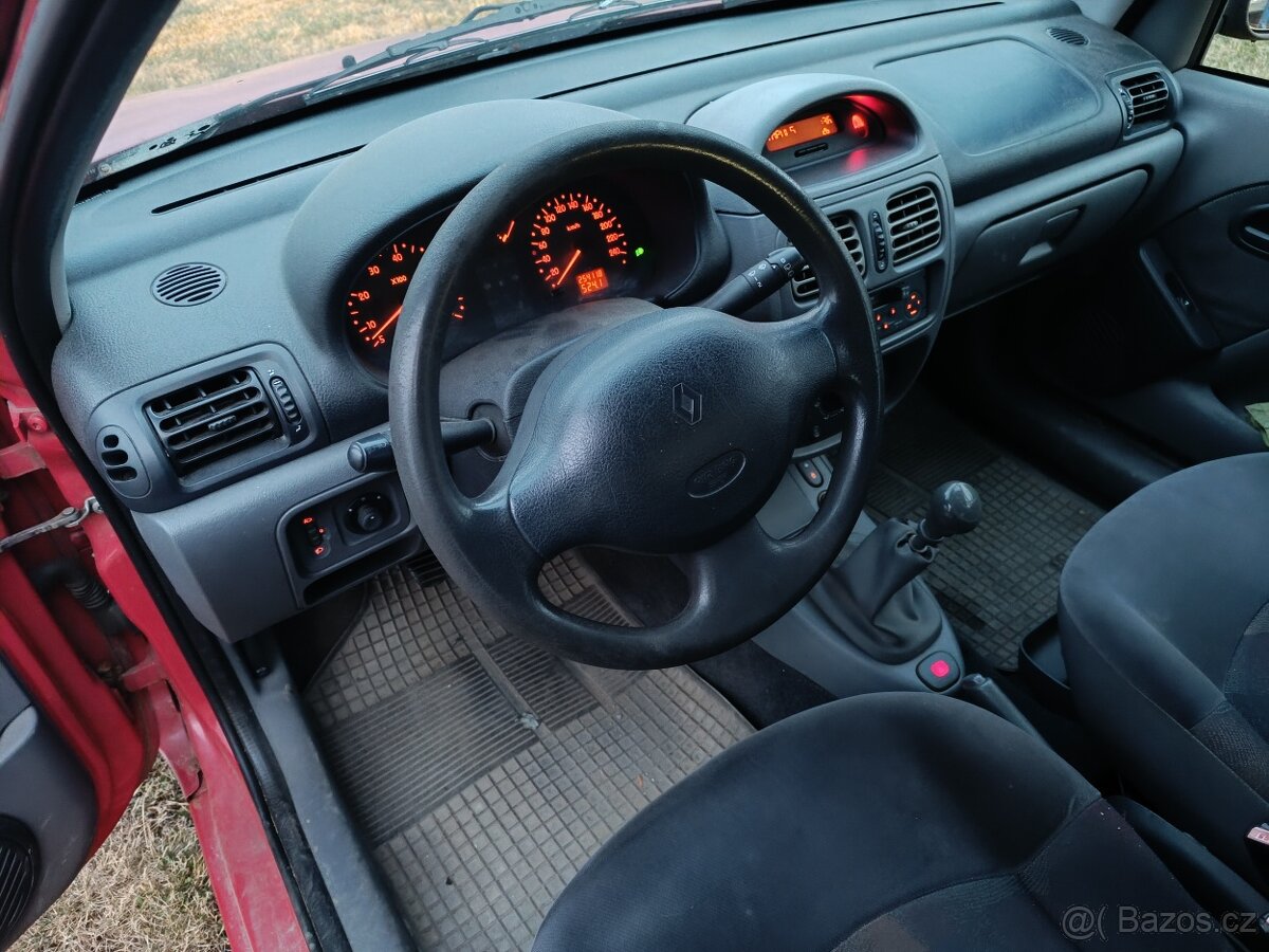 Renault Clio II - 10