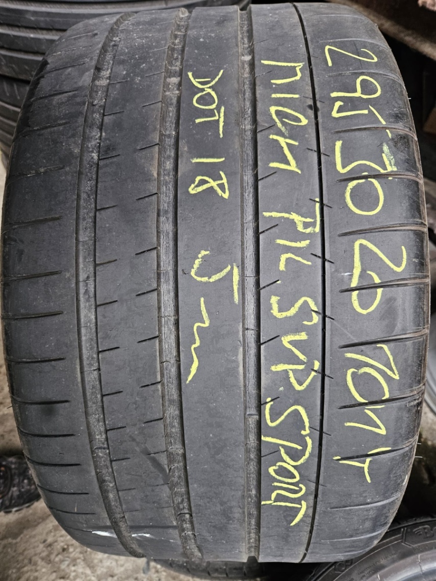 295/30R20 - 10