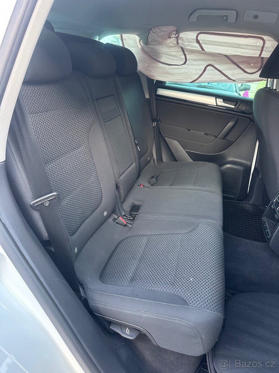VW Touareg 2015 havarovane - 10