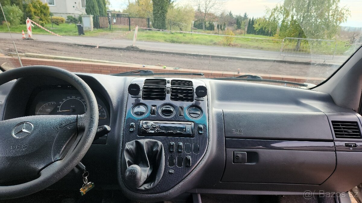 Mercedes V220 CDI 7míst se stolem - 10