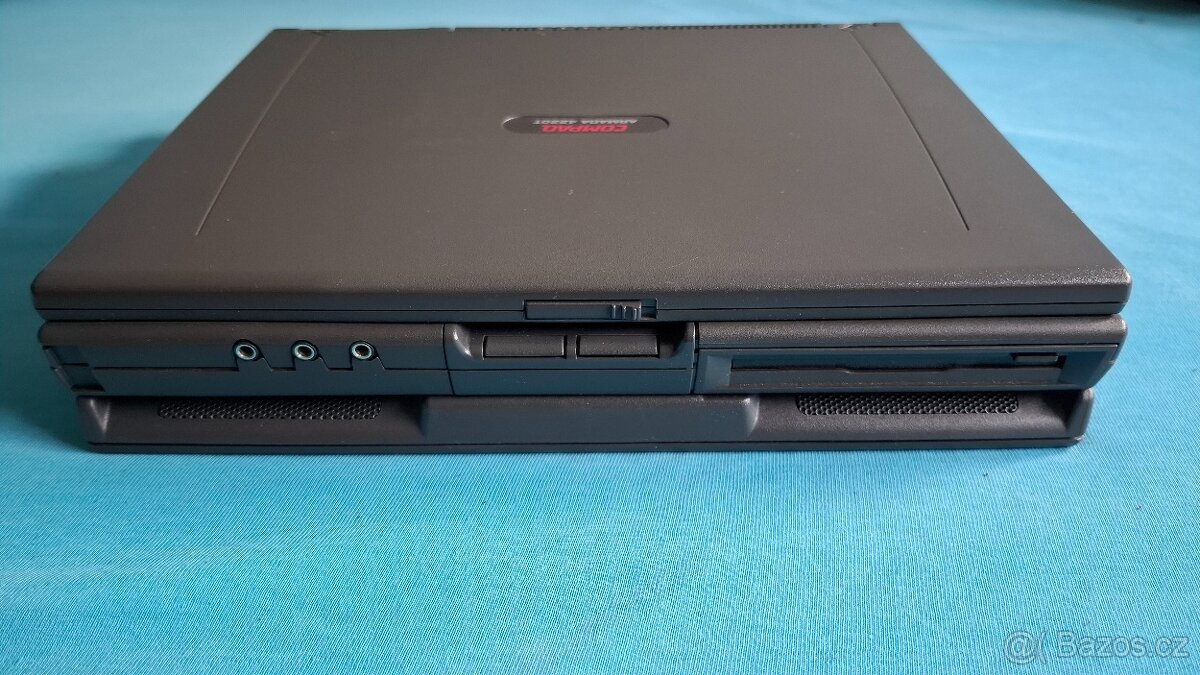 Retro notebook Compaq Armada 4220T - 10