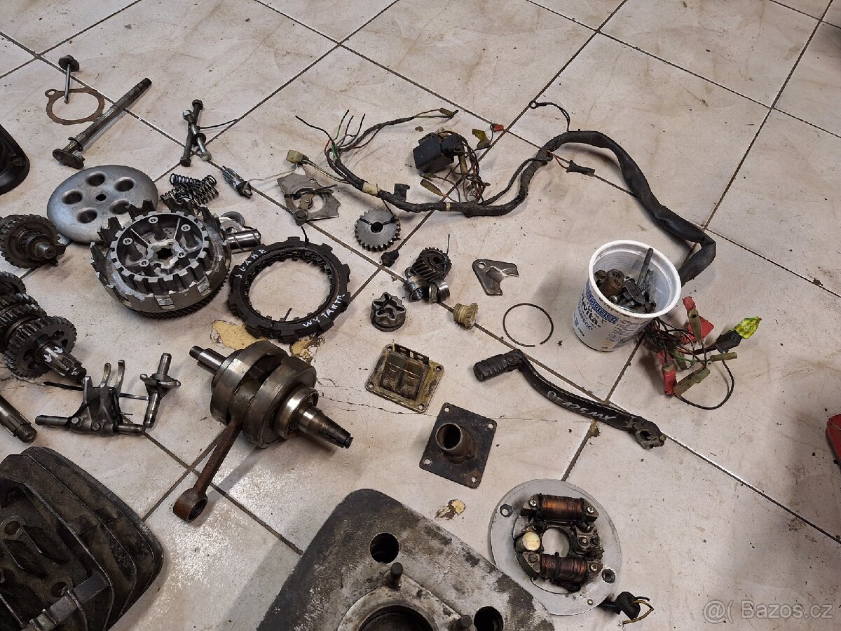 Díly motoru Yamaha DT 125 MX - 10