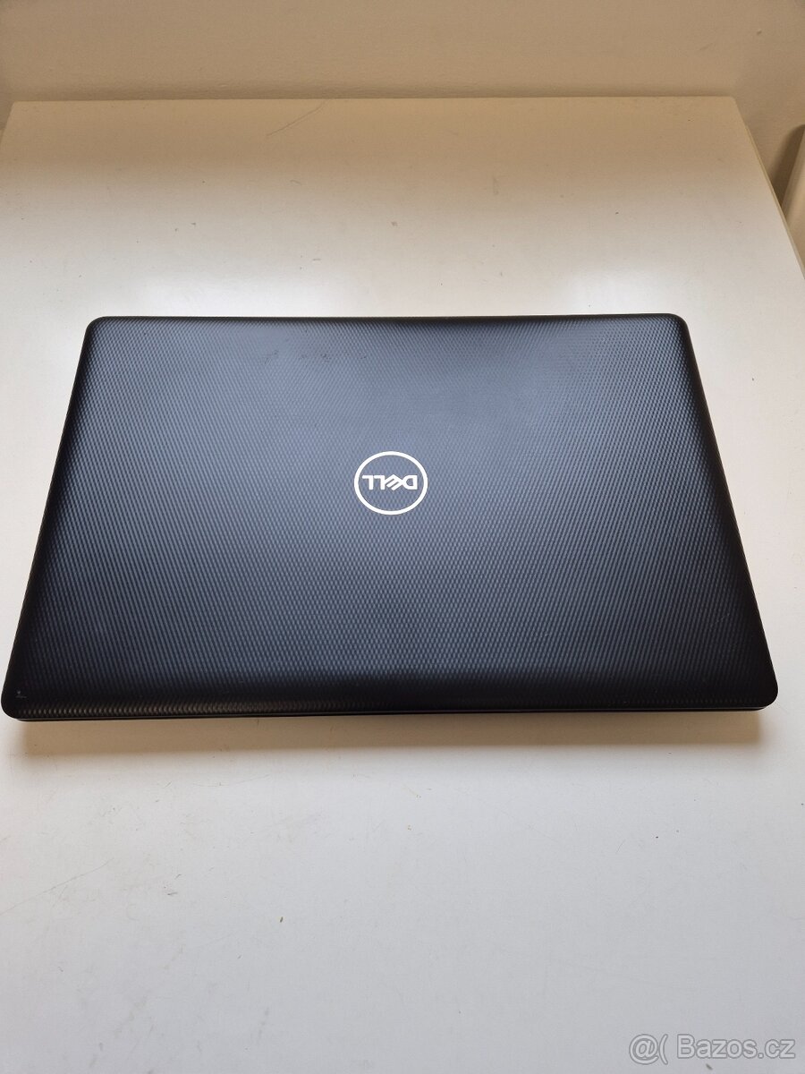 Velký notebook Dell Inspiron 3793 - 10