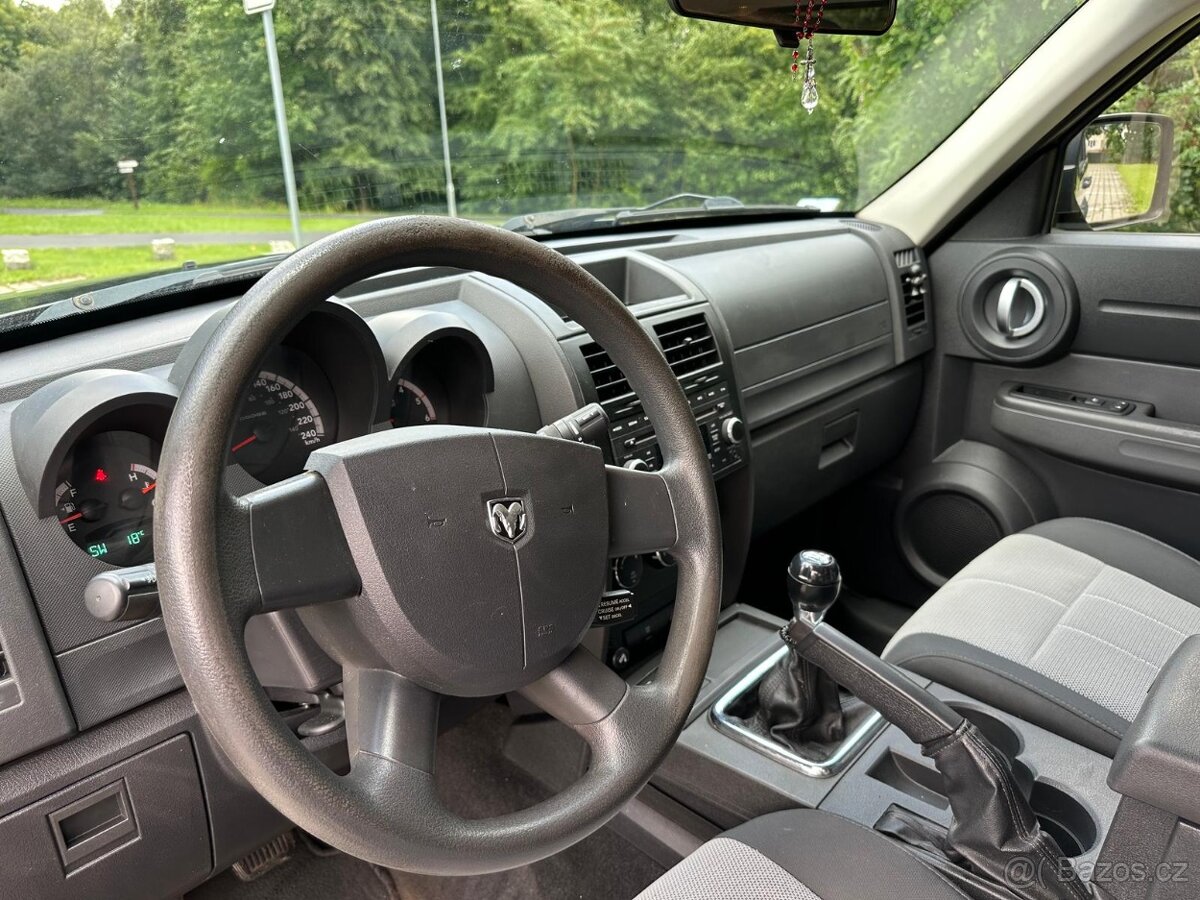 Dodge Nitro 2,8 CRDi 130 kW 4x4 - 10