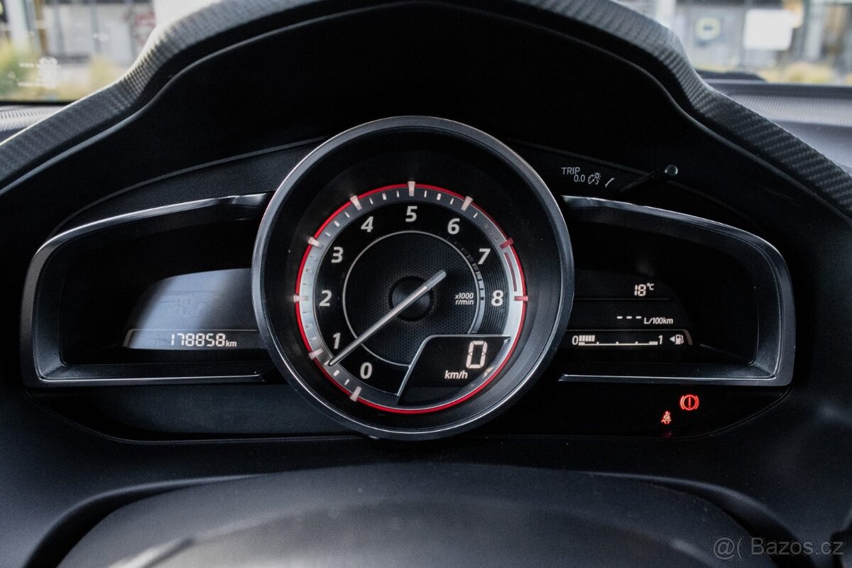 Mazda 3 2.0 Skyactiv-G, 88kW (2014) - 10