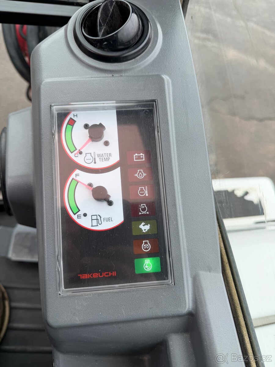 Bagr Takeuchi TB250 - 10