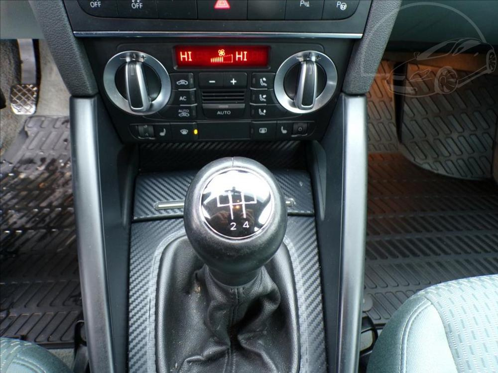 Audi A3 1,6 TDI SPORTBACK,XENONY - 10
