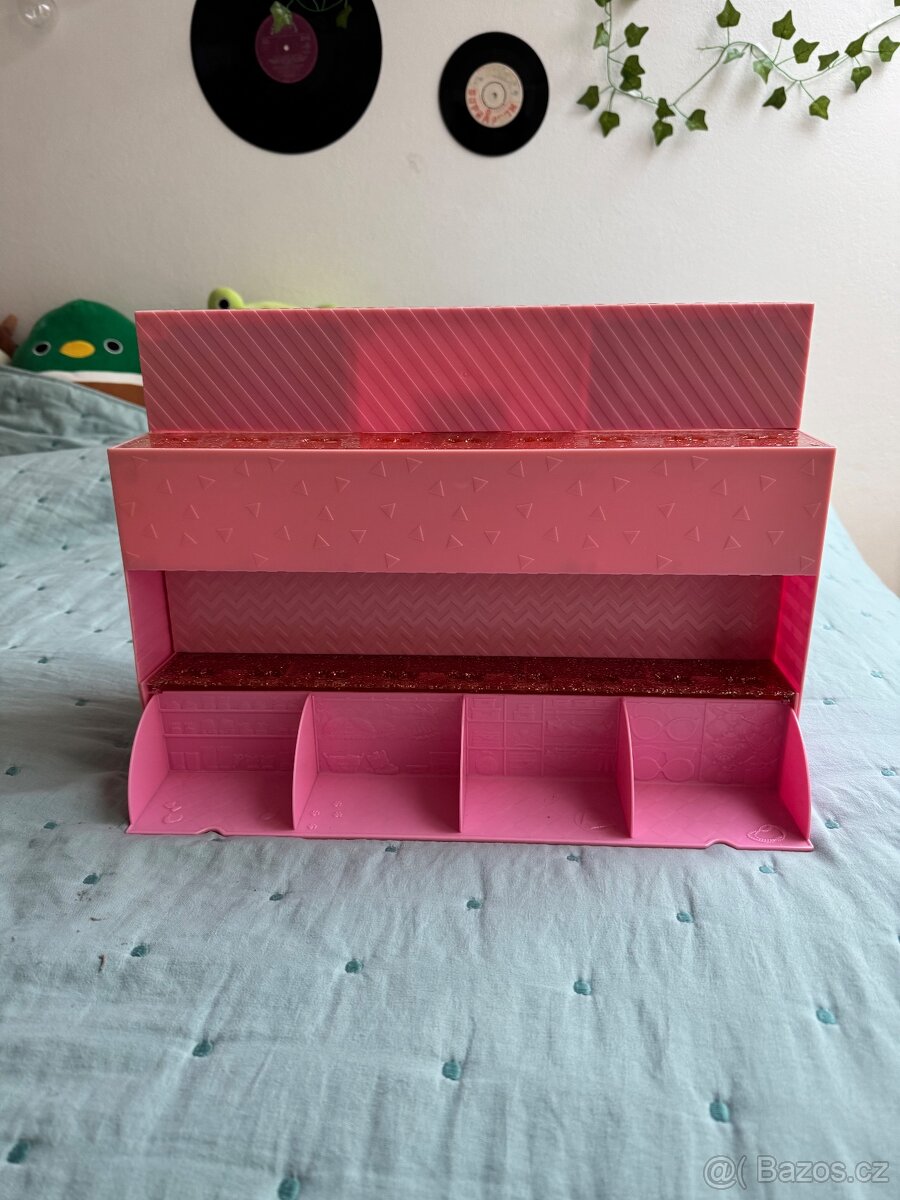 LOL Surprise polička a domeček na hraní - 10