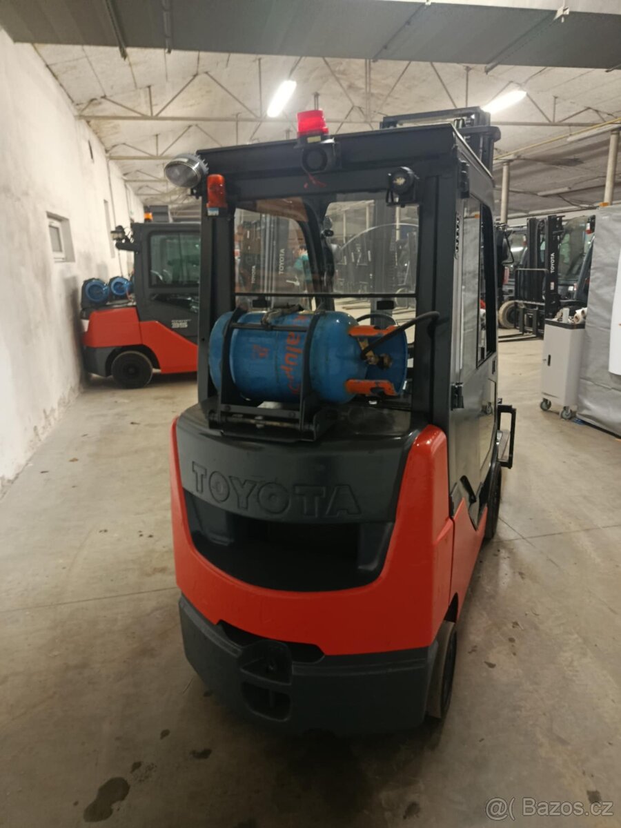 Vysokozdvižný vozík Toyota 8FGCU25 LPG - 10