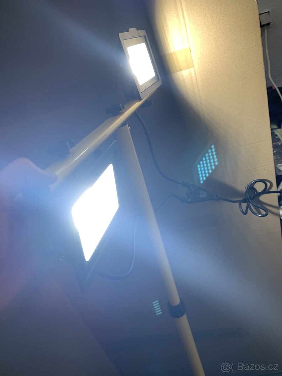 LED reflektor 2x50W se stativem kabel stojan novy - 10