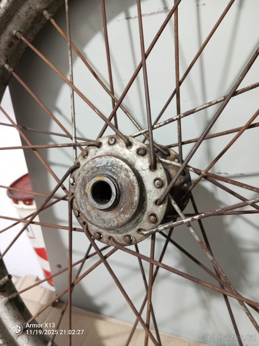 Jawa 250, 350 pérak zadní kolo včetně pláště - 10