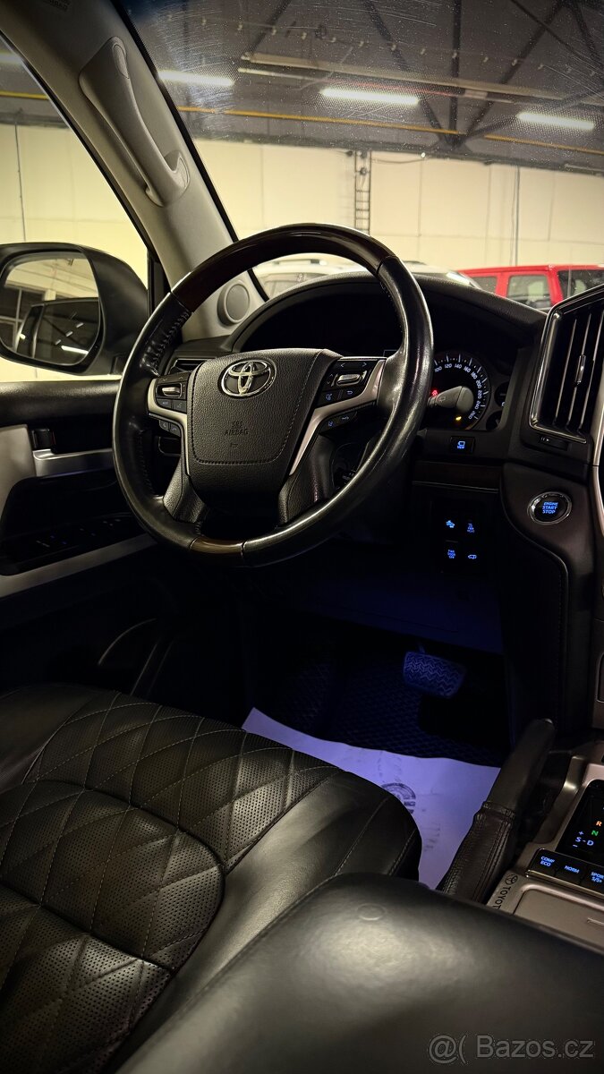 Land Cruiser 200 Diesel V8 - 10