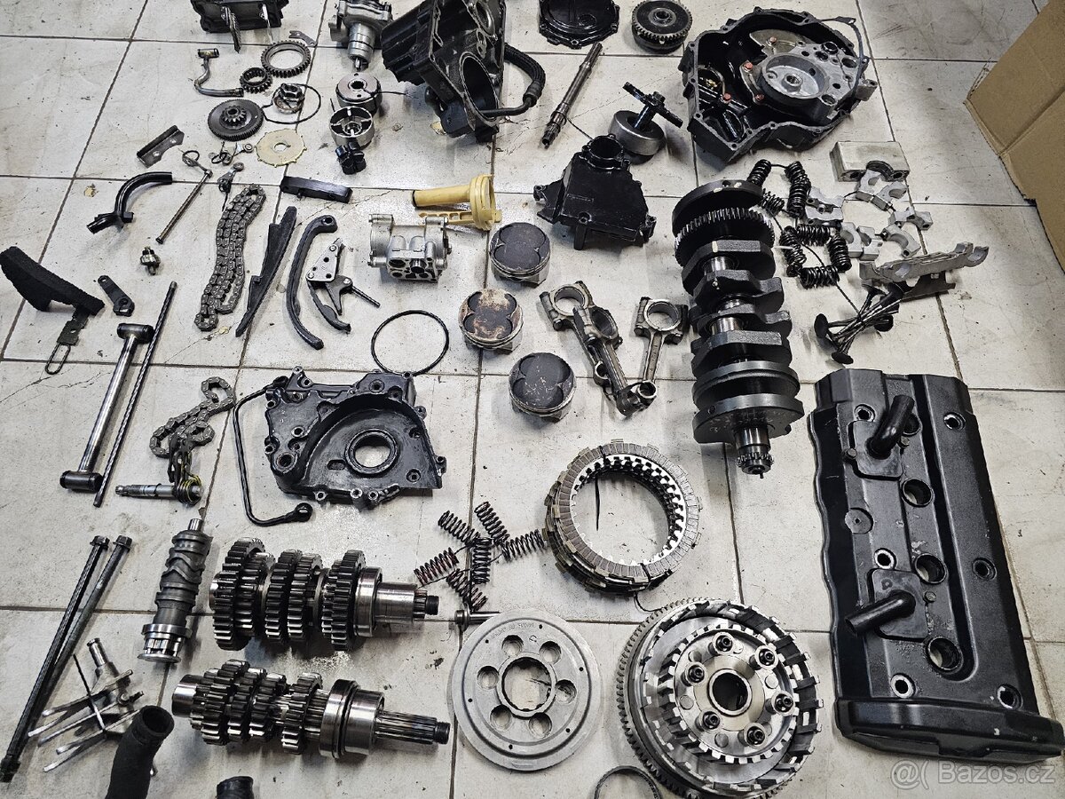 Části motoru Kawasaki ZZR 1200 zzr1200 - 10