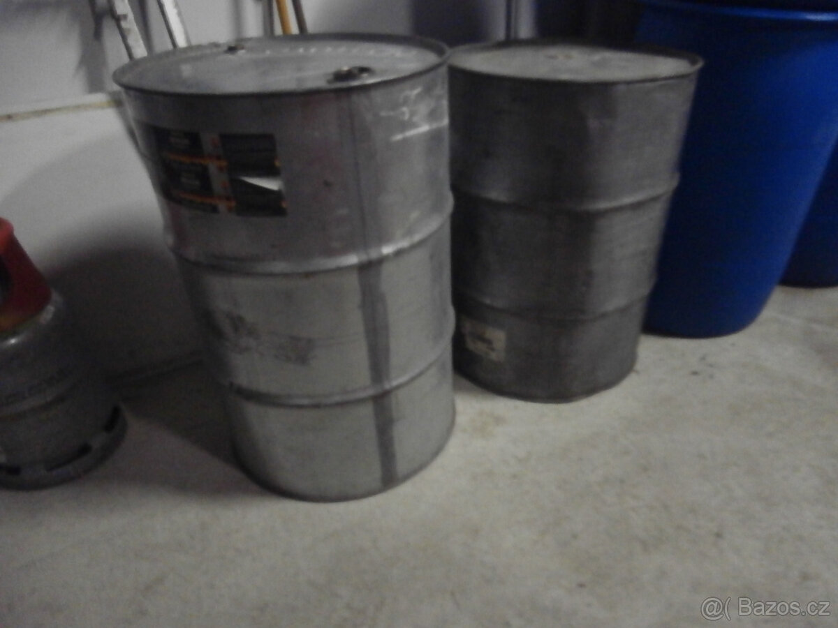 Sudy plechové 200 l od olejů lakované nepoškozené za 300 kč - 10