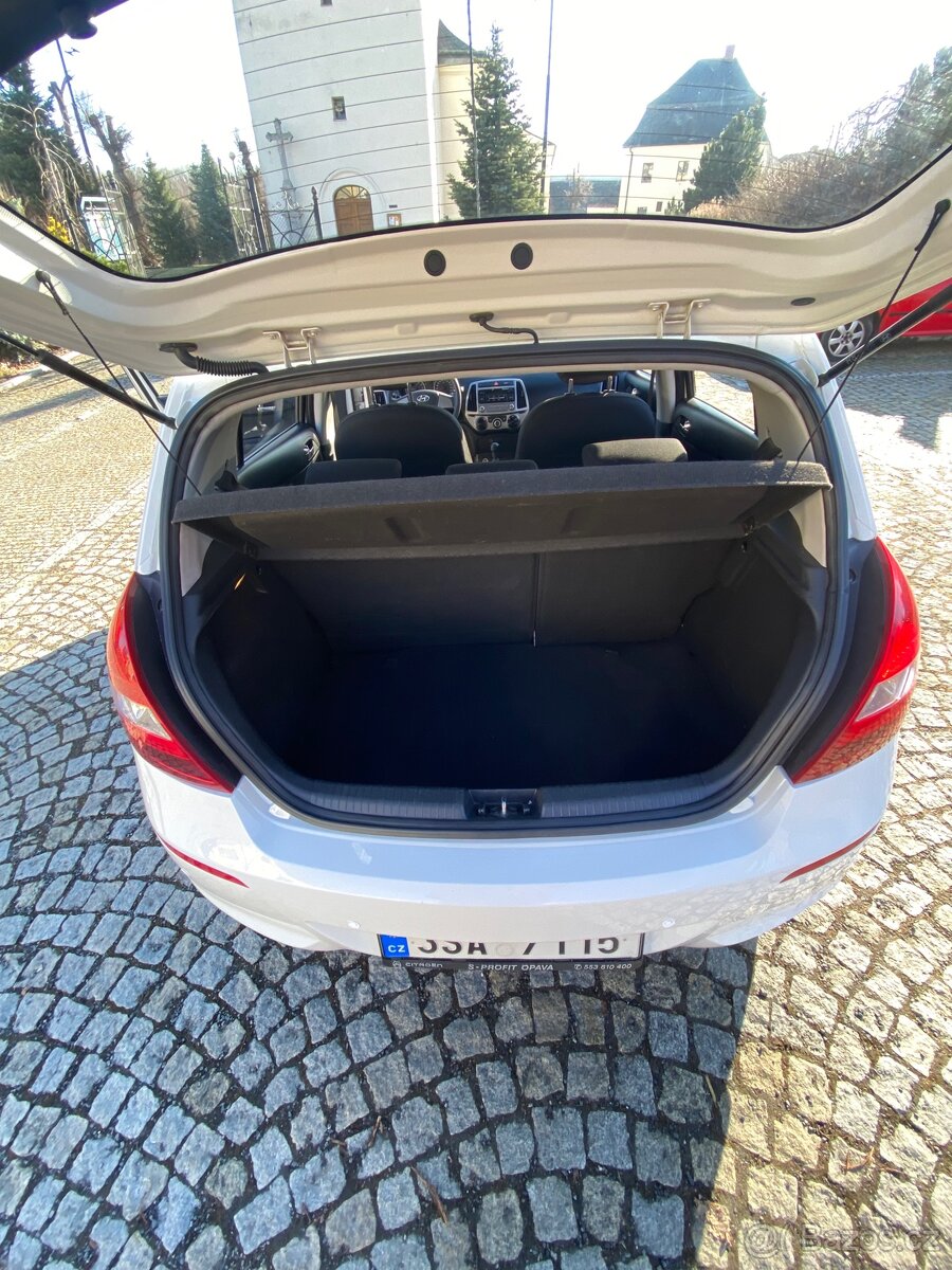 Hyundai i20 - 10