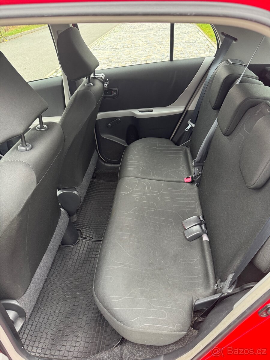 Toyota Yaris 1.0 - 10