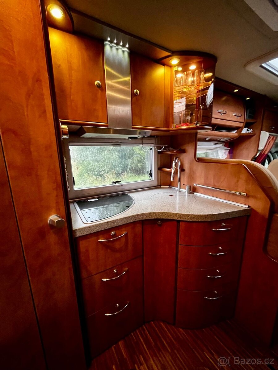 Obytné auto, polointegrované Carthago Chic c-line - 10