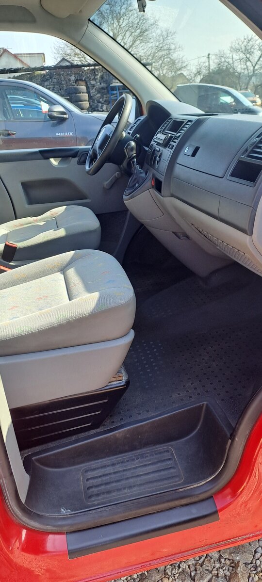 VW Transporter 2.5 TDI 96kW 4X4 5-MÍST - 10