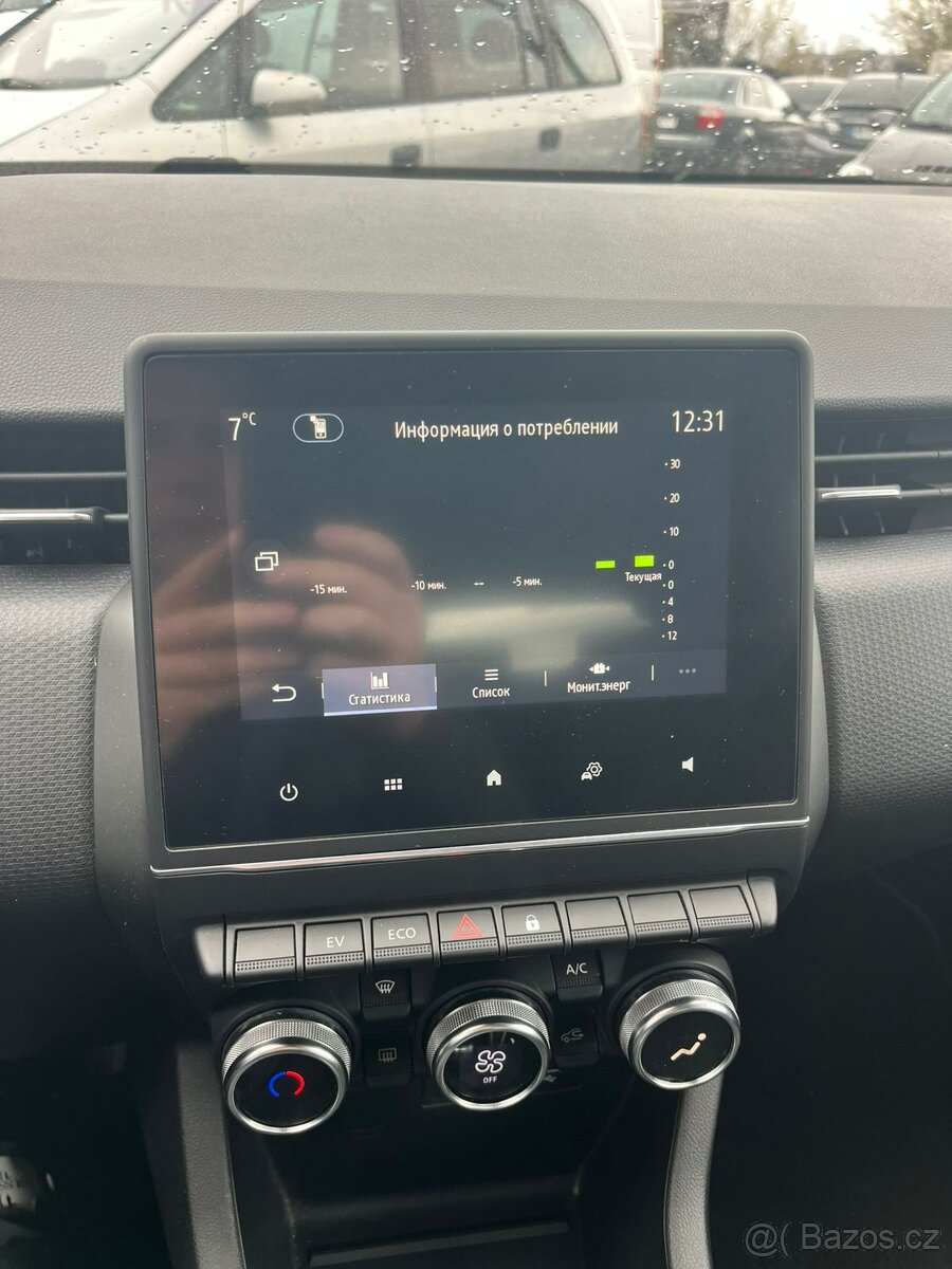 Renault Clio 1.6 E-TECH Hybrid - 10