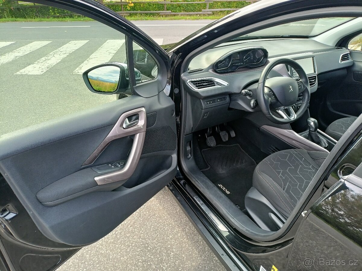 Peugeot 2008 1.2 VTi STYLE - 10