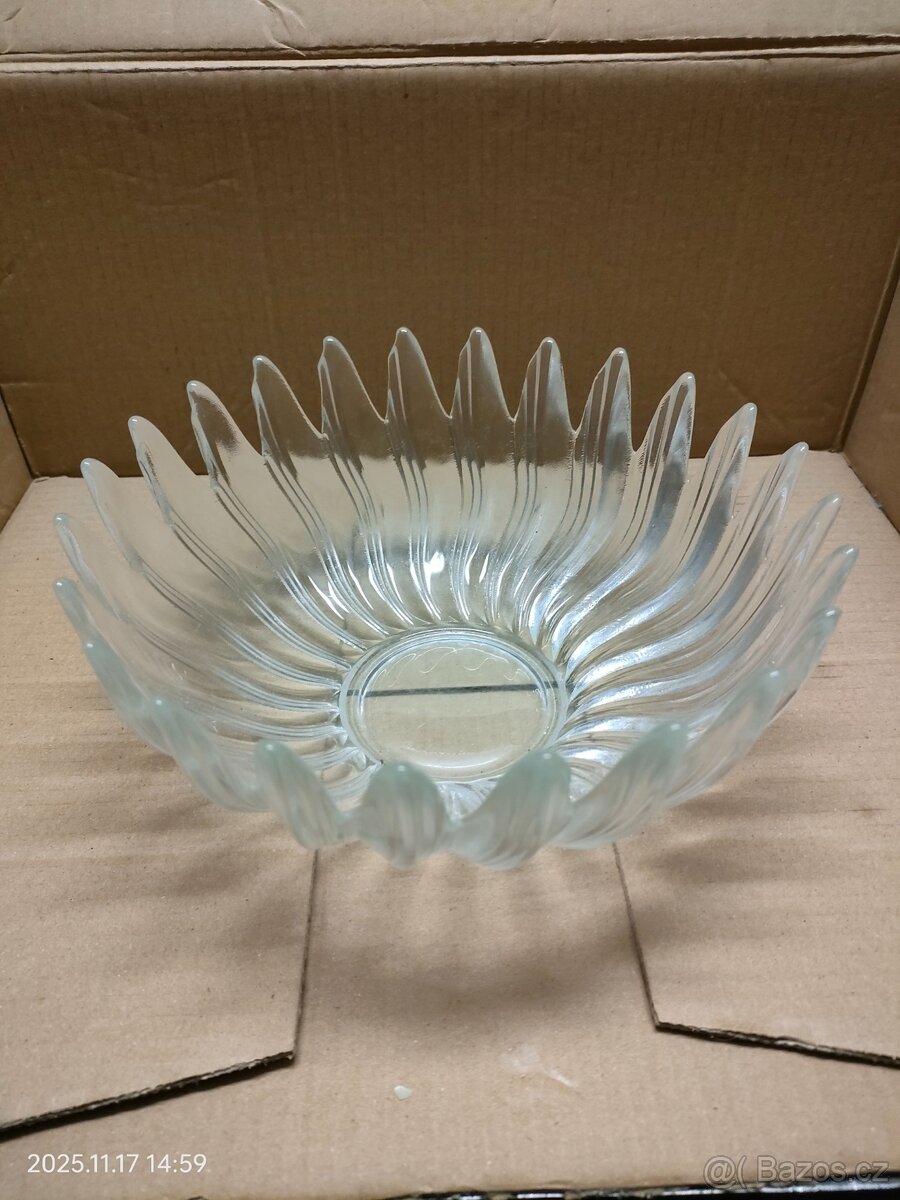 Skleněná mísa - 10