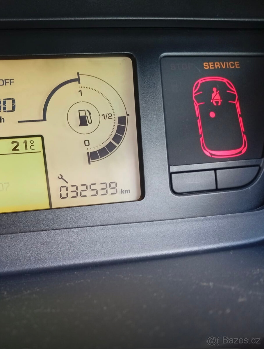 Citroen C4 Picasso Najeto 32tkm náhradní díly EZWD - 10