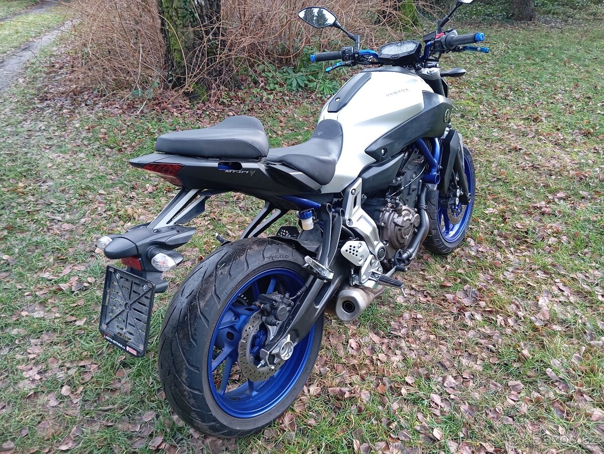 Yamaha MT-07 Race Blue series - 10