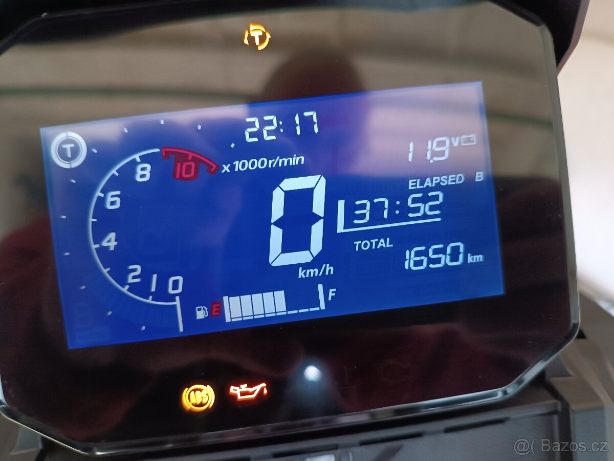 Honda ADV 350 A - 10