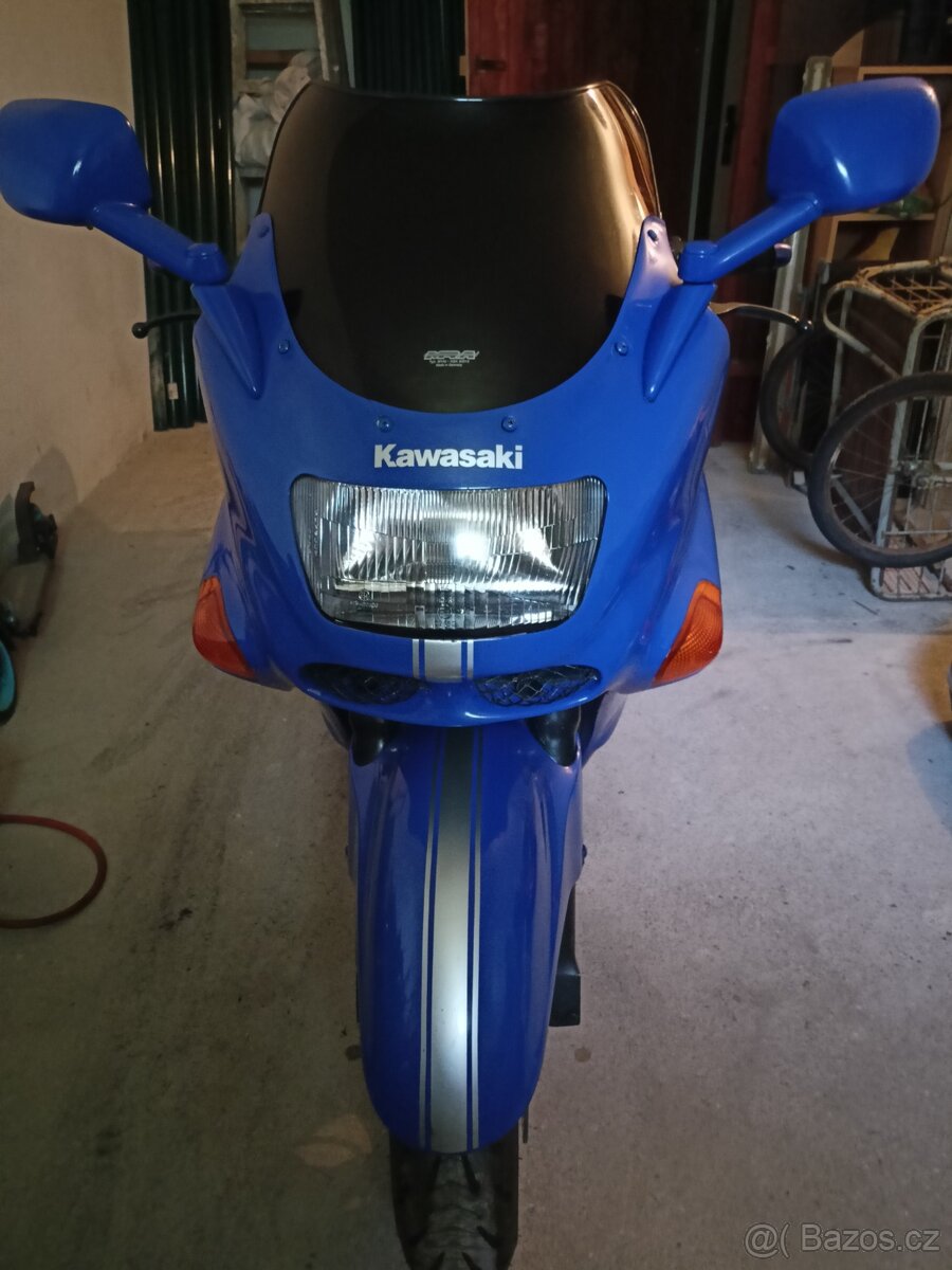 Kawasaki ZZR 1100 - 10