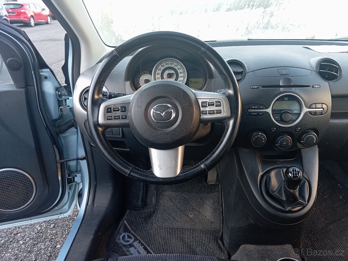 Mazda 2 1,5 benzín 76kw , výhřev sedaček - 10