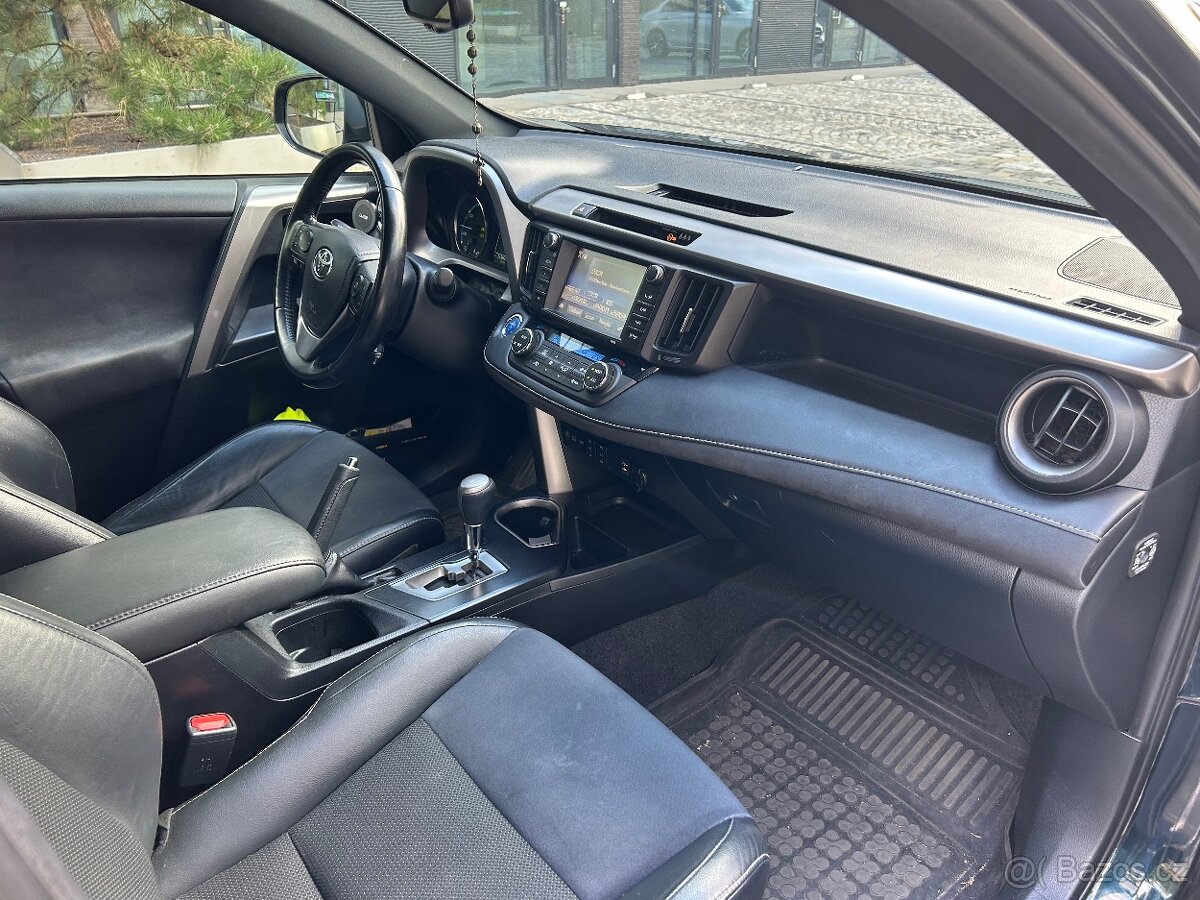 Toyota RAV4 Hybrid - číst celé - 10