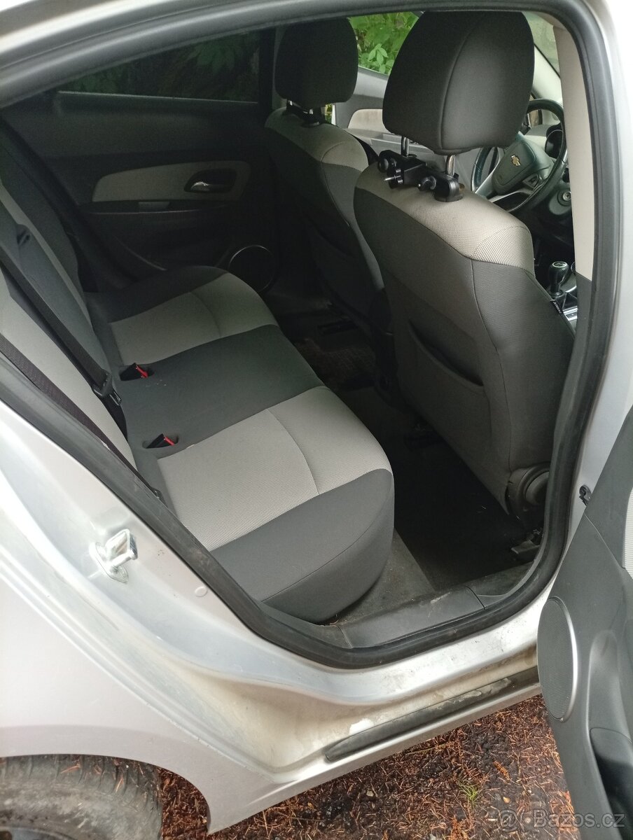 Chevrolet Cruze - 10