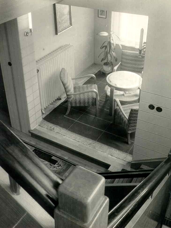 Specialita z roku 1939: stolek s třemi křesílky - 10