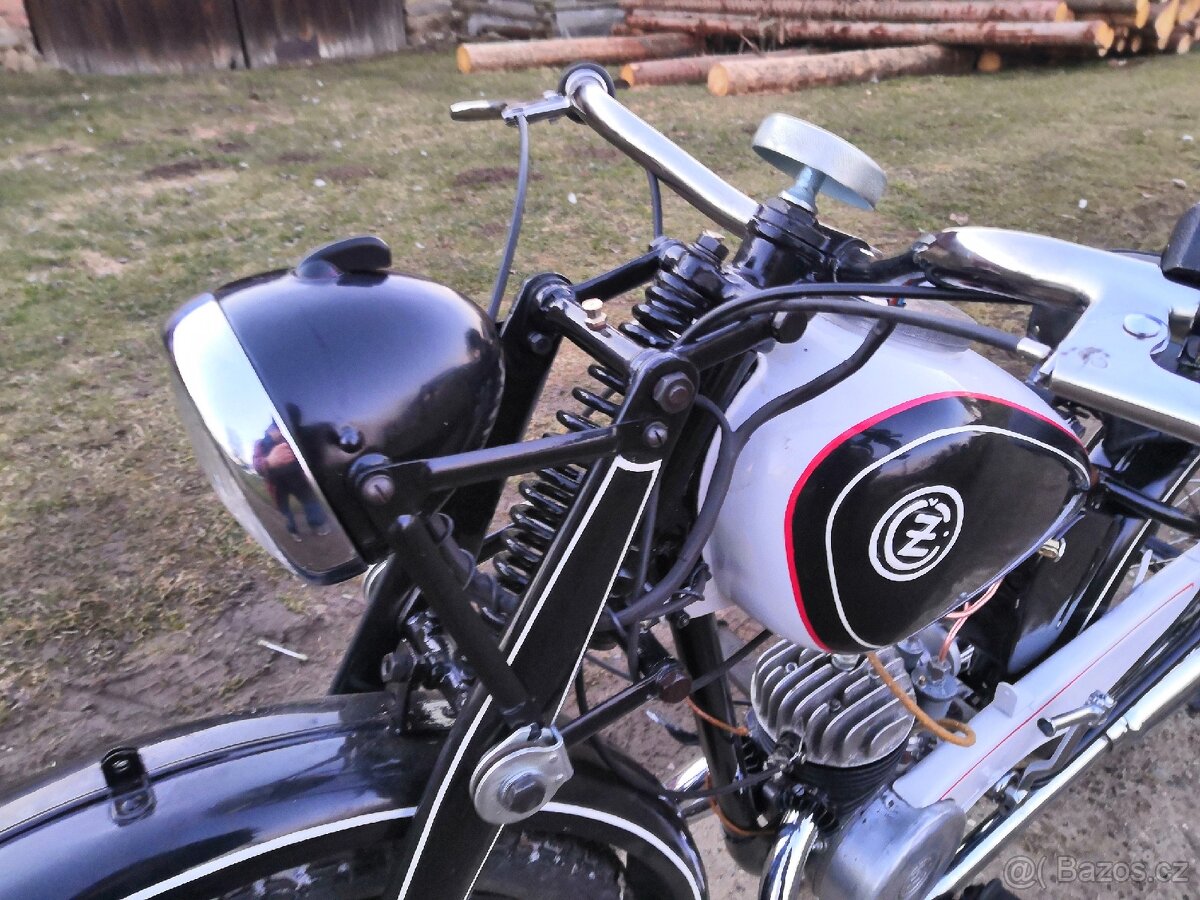 ČZ125A - 10