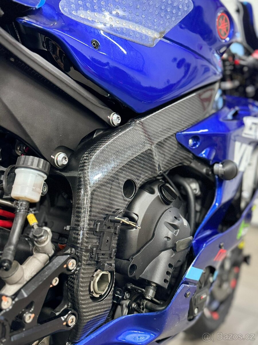 YAMAHA R6 - 10