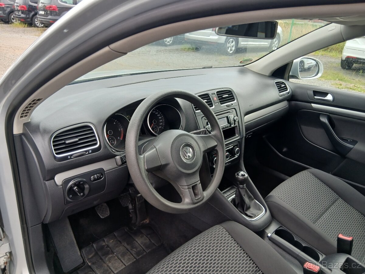 Volkswagen Golf, 1.6 TDI, bílá perleť - 10