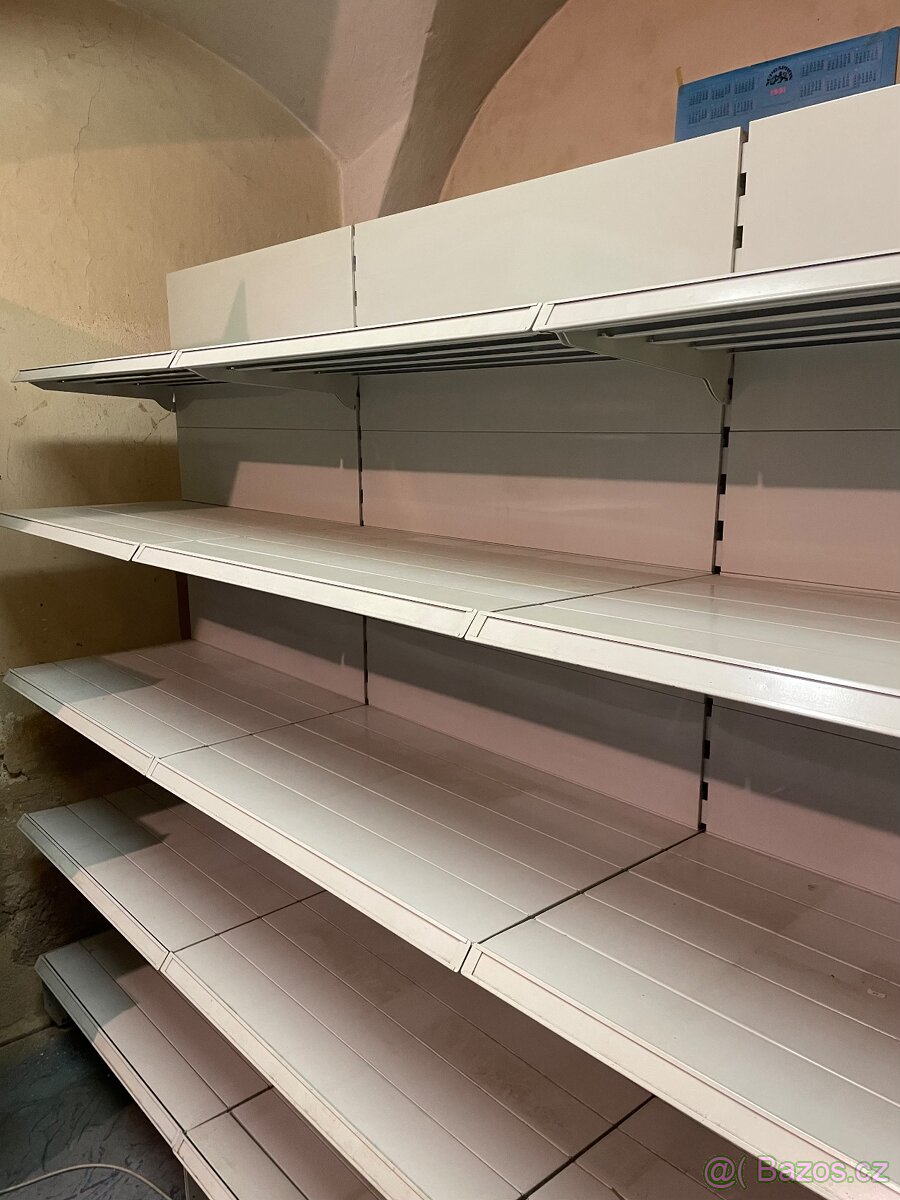 Kovové regály vybavení prodejny - 10