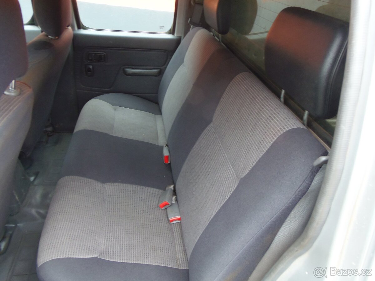 Nissan Navara 2.5 TD NP300 4x4 tažné 3T - 10