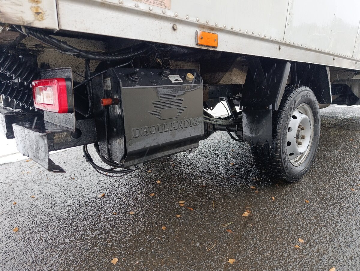 IVECO DAILY SKŘÍŇ S ČELEM 2011 - 10