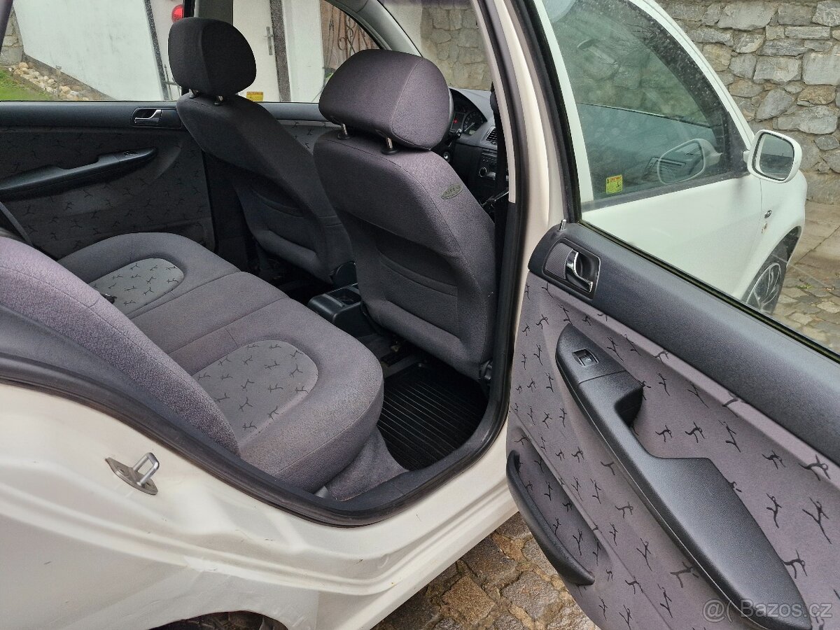 Škoda Fabia combi I 1.4 16V 74kW - 10