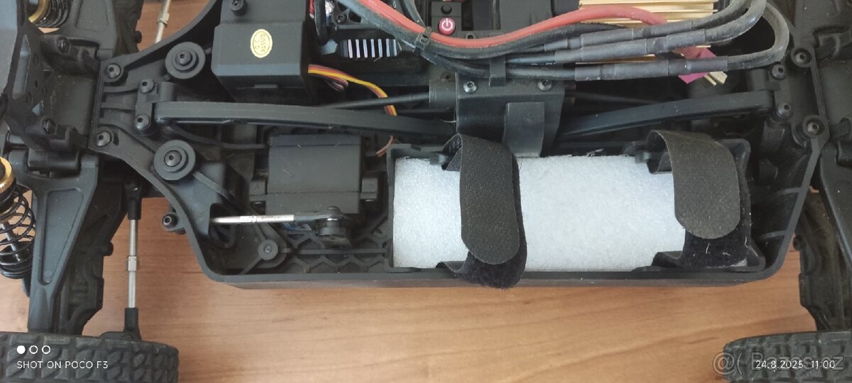 RC truggy 4x4 velikost 1:8 + nová baterie 14,8v 5400mAh.. - 10