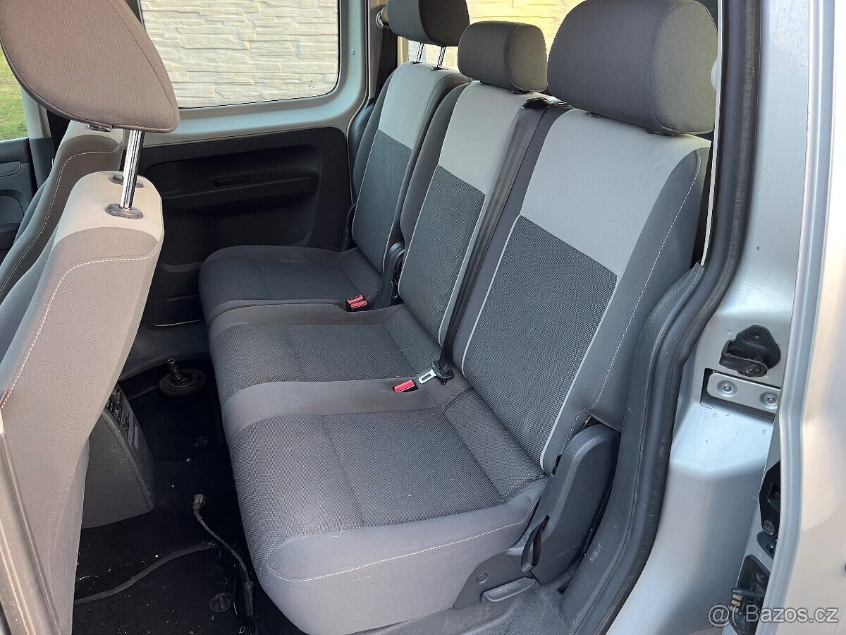 VW Caddy Maxi 1.6TDi 77kW 2011 7míst - 10