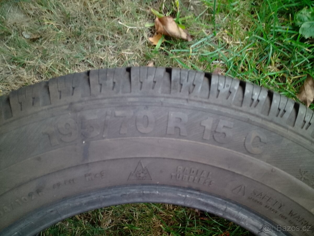 zimní celoroční 195/70 R15 C - 10