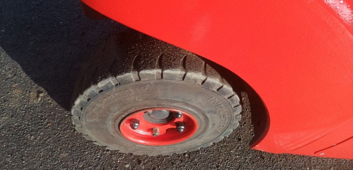 LINDE H30T-02 SLEVA triplex, boční posuv,volný zdvih - 10